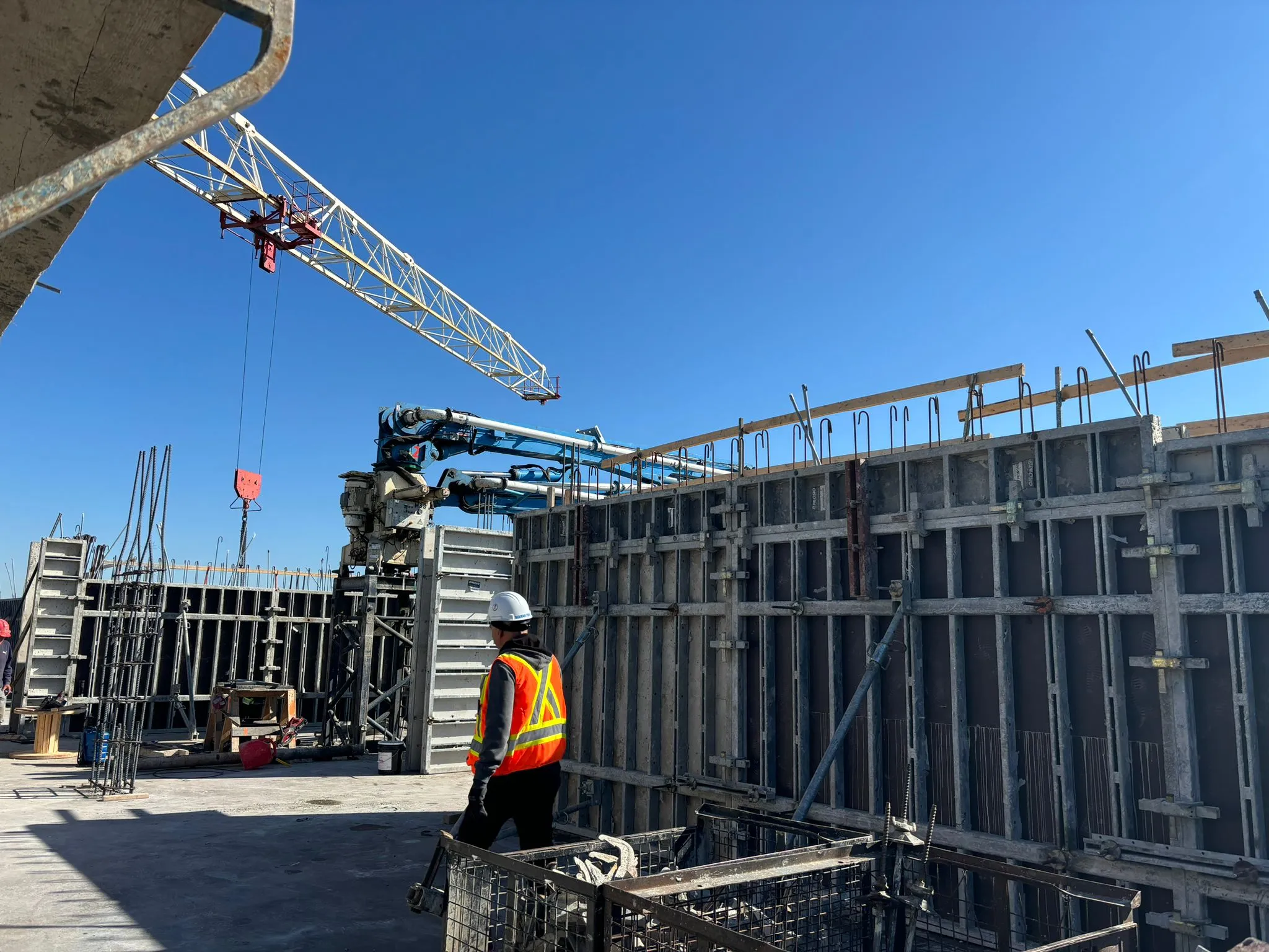 Mahan Form concrete work — Wall formwork